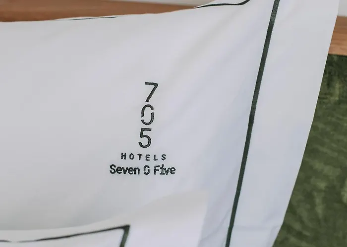 705 Prime * Πόρτο